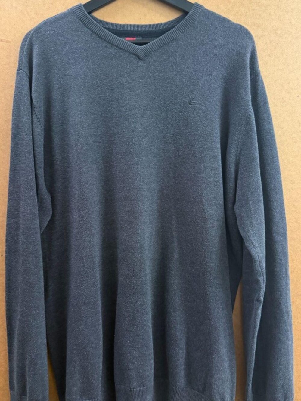 Quiksilver V-Neck Knit Sweater, Size XL